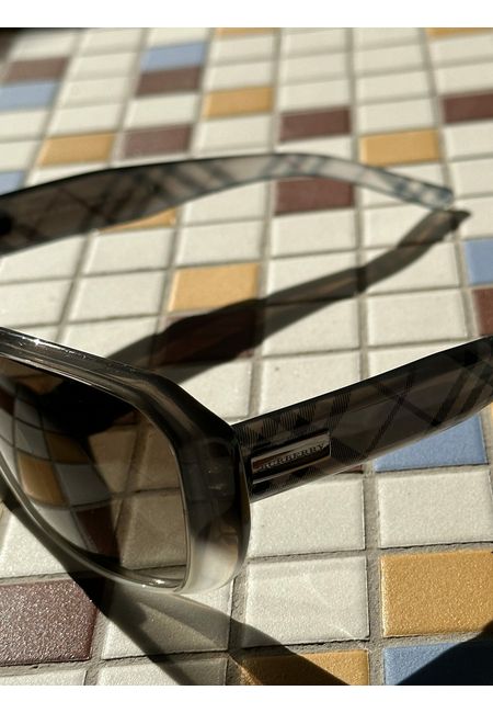 Burberry очки солнцезащитные