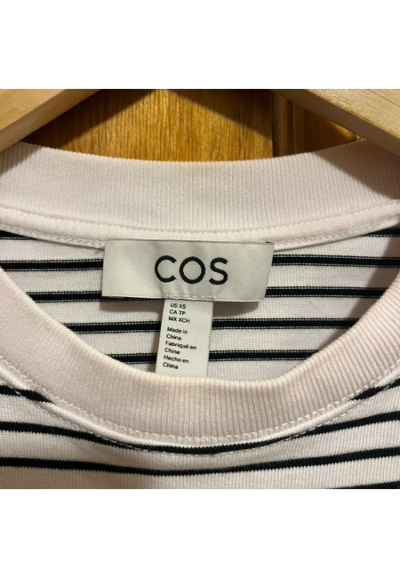 Женская футболка COS